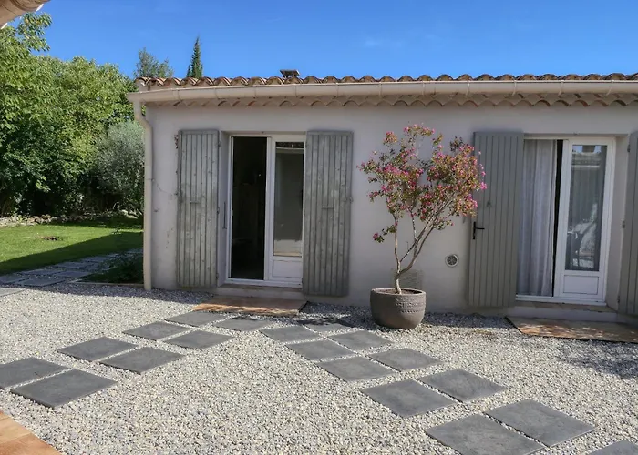 Jade En Provence
